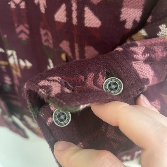 Ariat Western Aztec Maroon Purple Patterned Shacket Barn Jacket - Picture 8 of 9